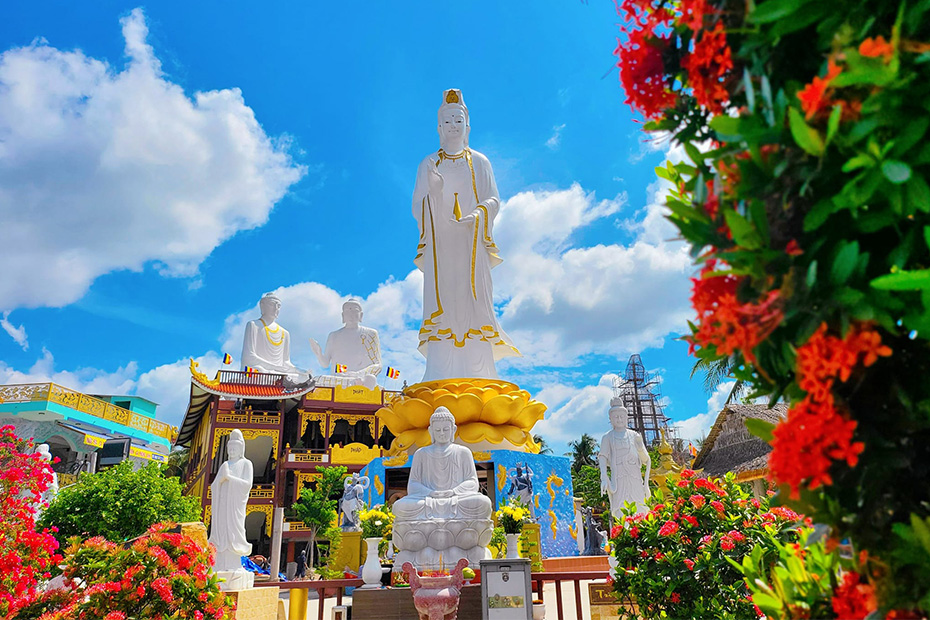 Cho thuê tàu viếng tượng Mẹ Nam Hải Tiền Giang